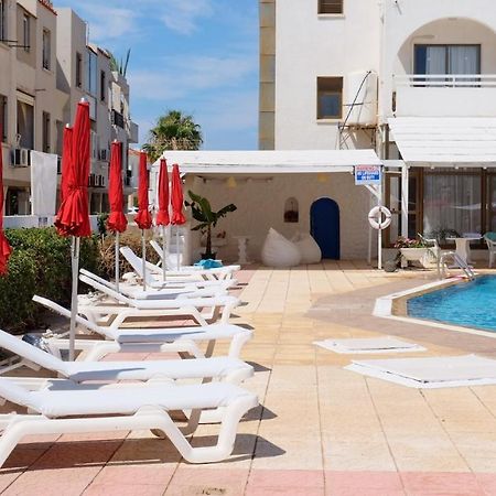 Amore Hotel Apts Paralimni Luaran gambar