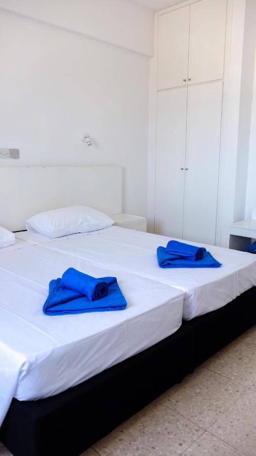 Amore Hotel Apts Paralimni Luaran gambar