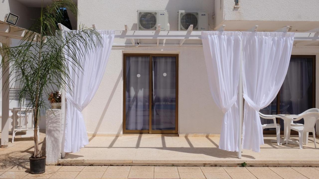 Amore Hotel Apts Paralimni Luaran gambar